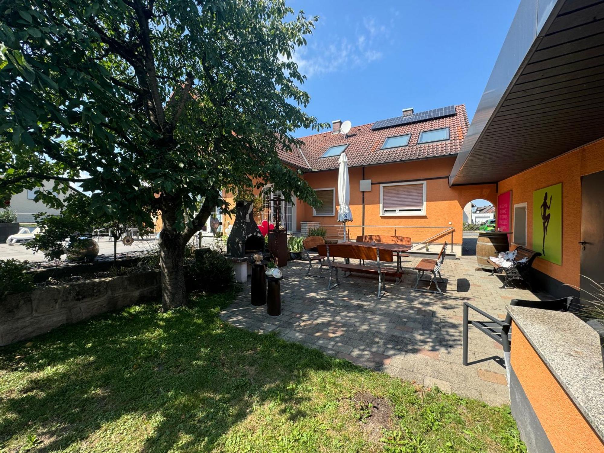 B&B'S Im Aischgrund Adelsdorf Eksteriør bilde